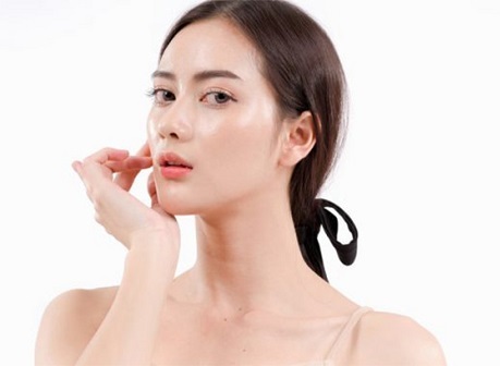 Bật mí cách lựa chọn sữa rửa mặt trị mụn phù hợp
